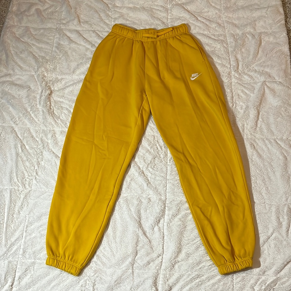 Nike joggers